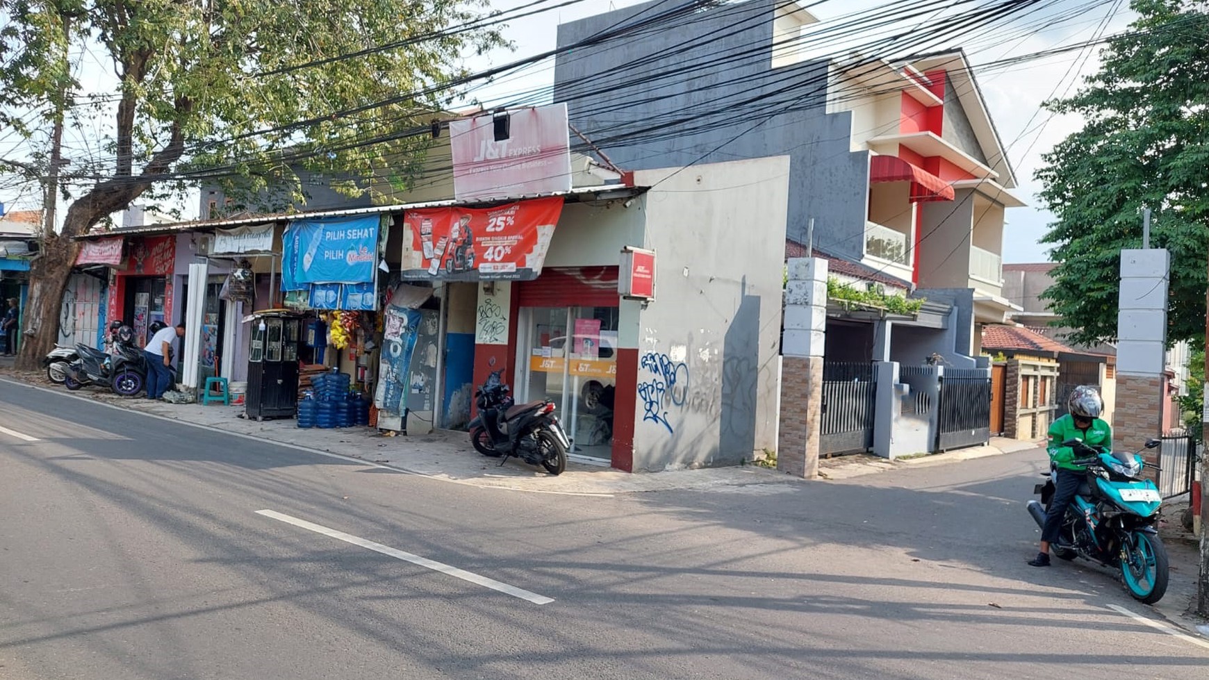 Rumah Siap Huni Lokasi Strategis dan Terdapat 5 Kios Pinggir Jalan @Cipulir