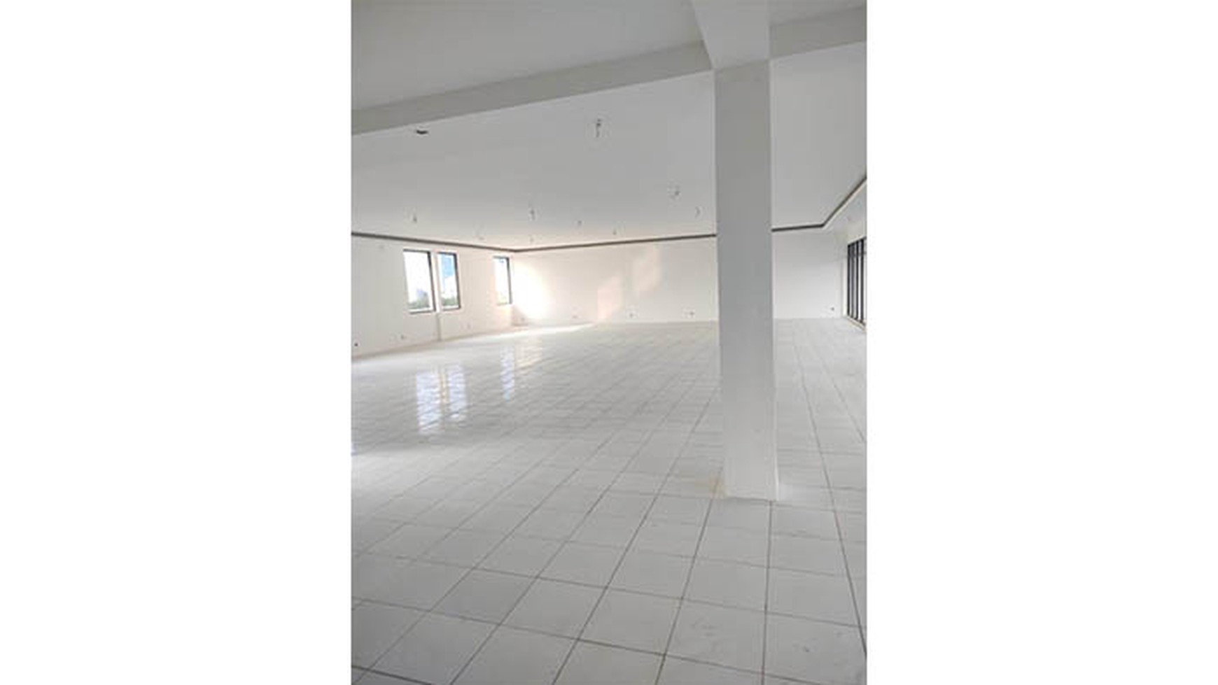 Gedung 5 lantai Jl. Angkasa Raya, Gunung Sahari, Luas 1.145m2