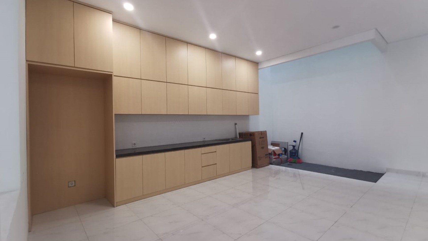 Rumah Bangunan Baru Kelapa Cengkir Barat, Kelapa Gading Luas 6x17m2