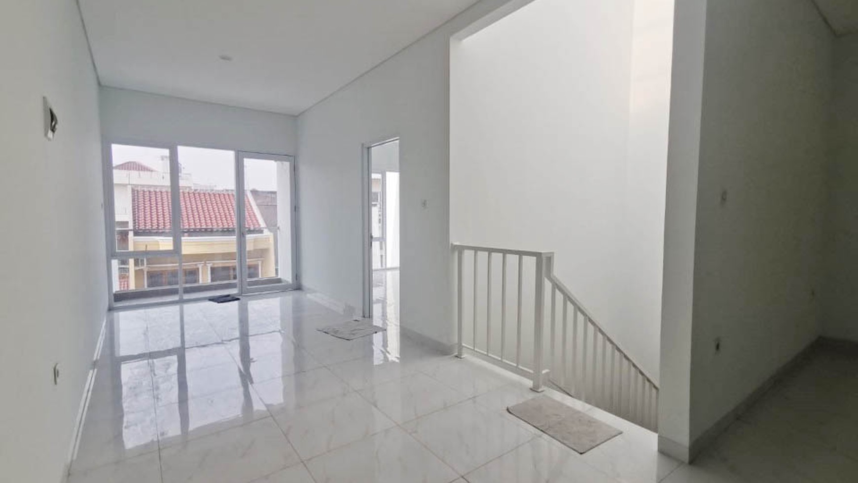 Rumah Bangunan Baru Kelapa Cengkir Barat, Kelapa Gading Luas 6x17m2