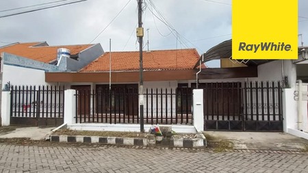 Rumah di Gayungsari, Surabaya 