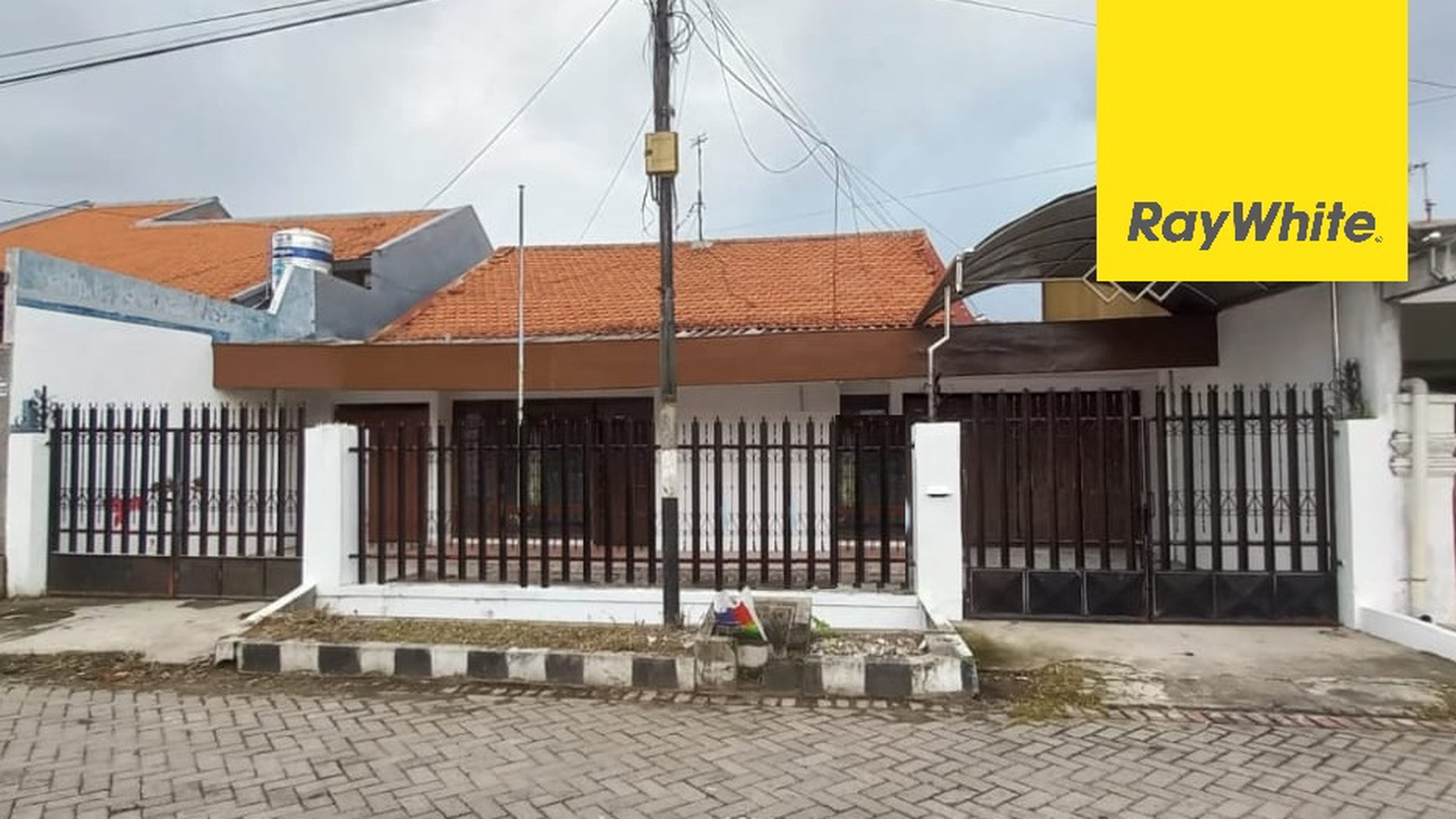 Rumah di Gayungsari, Surabaya 