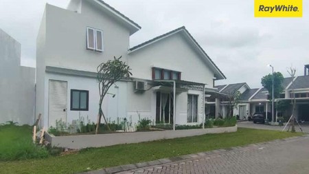 Dijual Rumah Hook 2 lantai di Grand Harvest Belvoir Surabaya