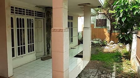 Dijual Rumah Dalam Komplek dengan Kondisi Apa Adanya @Komplek Larangan Indah