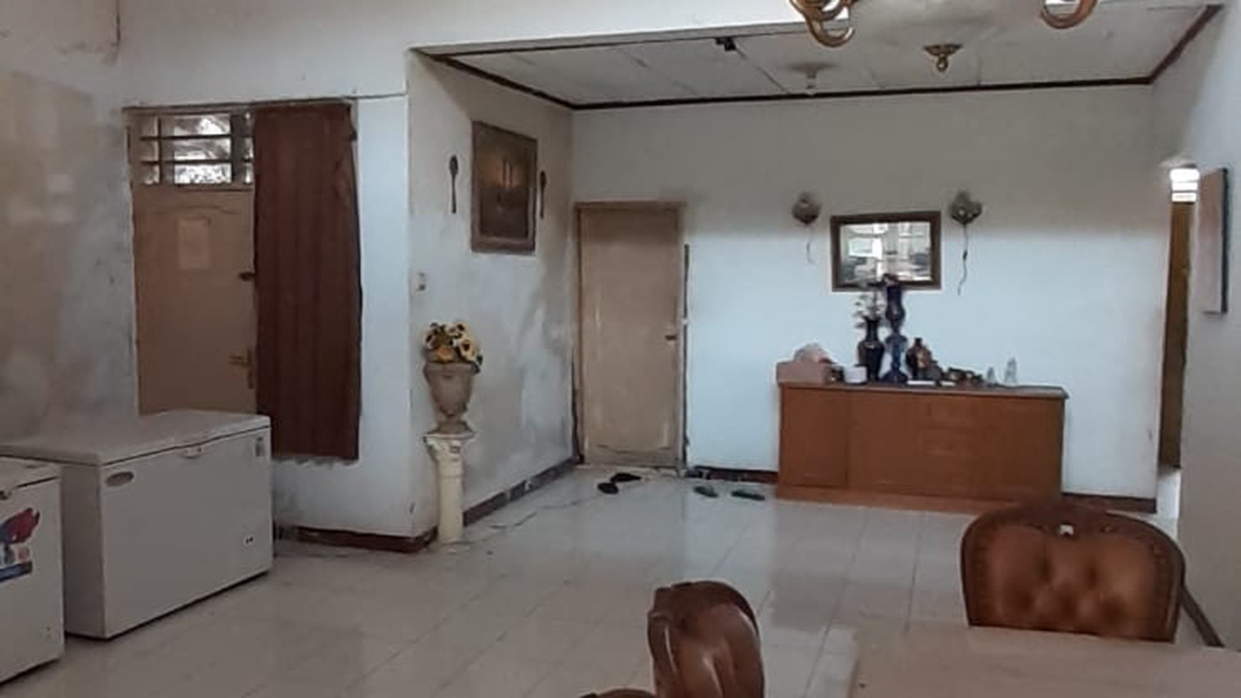 Dijual Rumah Dalam Komplek dengan Kondisi Apa Adanya @Komplek Larangan Indah