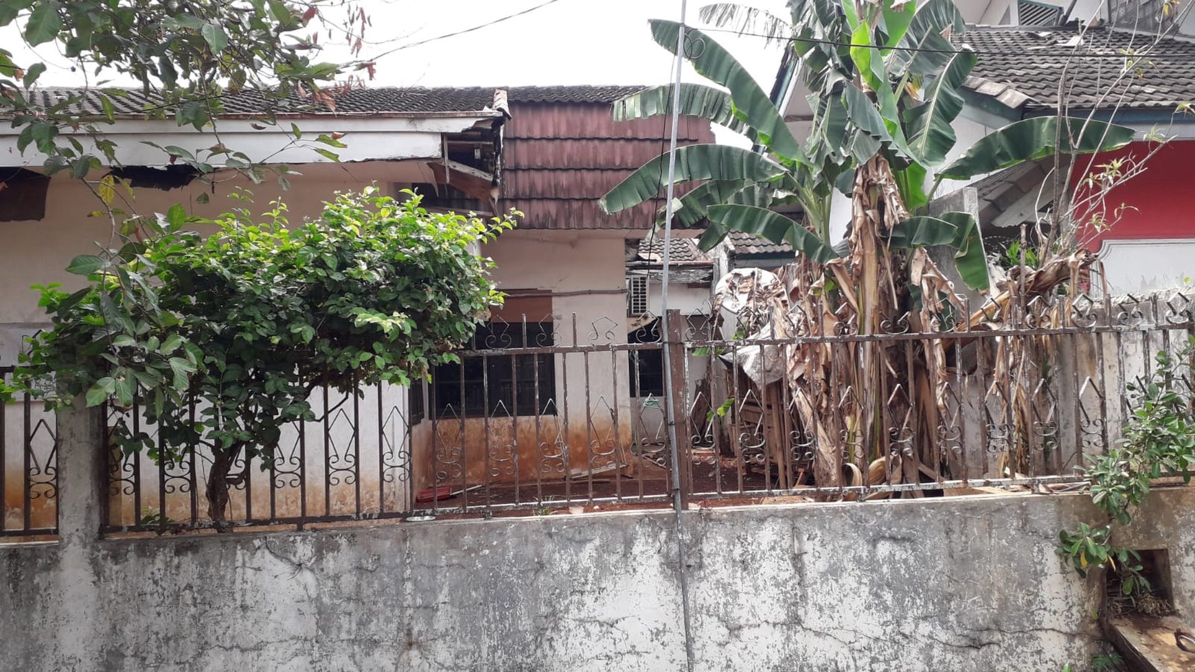 Dijual Rumah Tua Hitung Tanah Cinere 