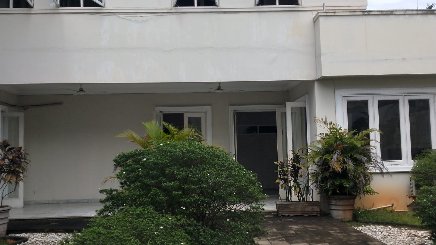 Dijual Rumah di Jalan Adyaksa strategis