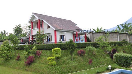 Villa Asri dengan View Gunung @Mega Mendung, Bogor