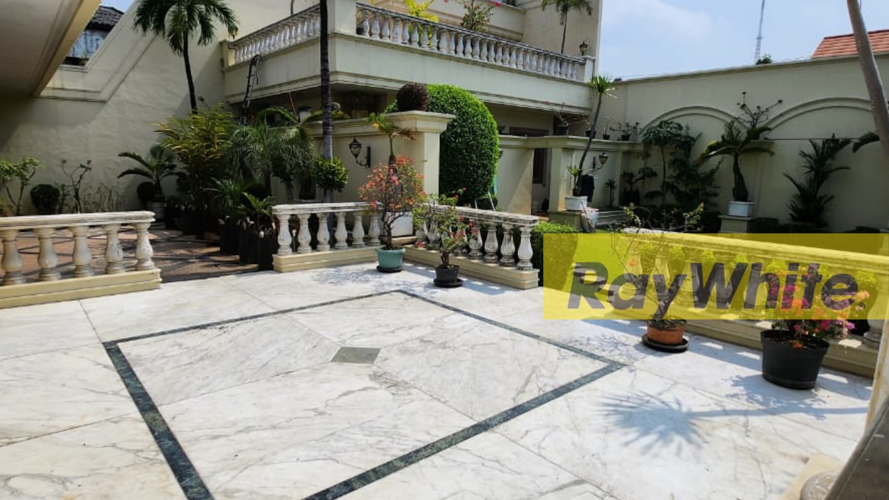 dijual rumah mewah ala sultan surabaya area jemursari