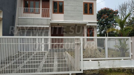 DIJUAL!! RUMAH HOEK DAGO