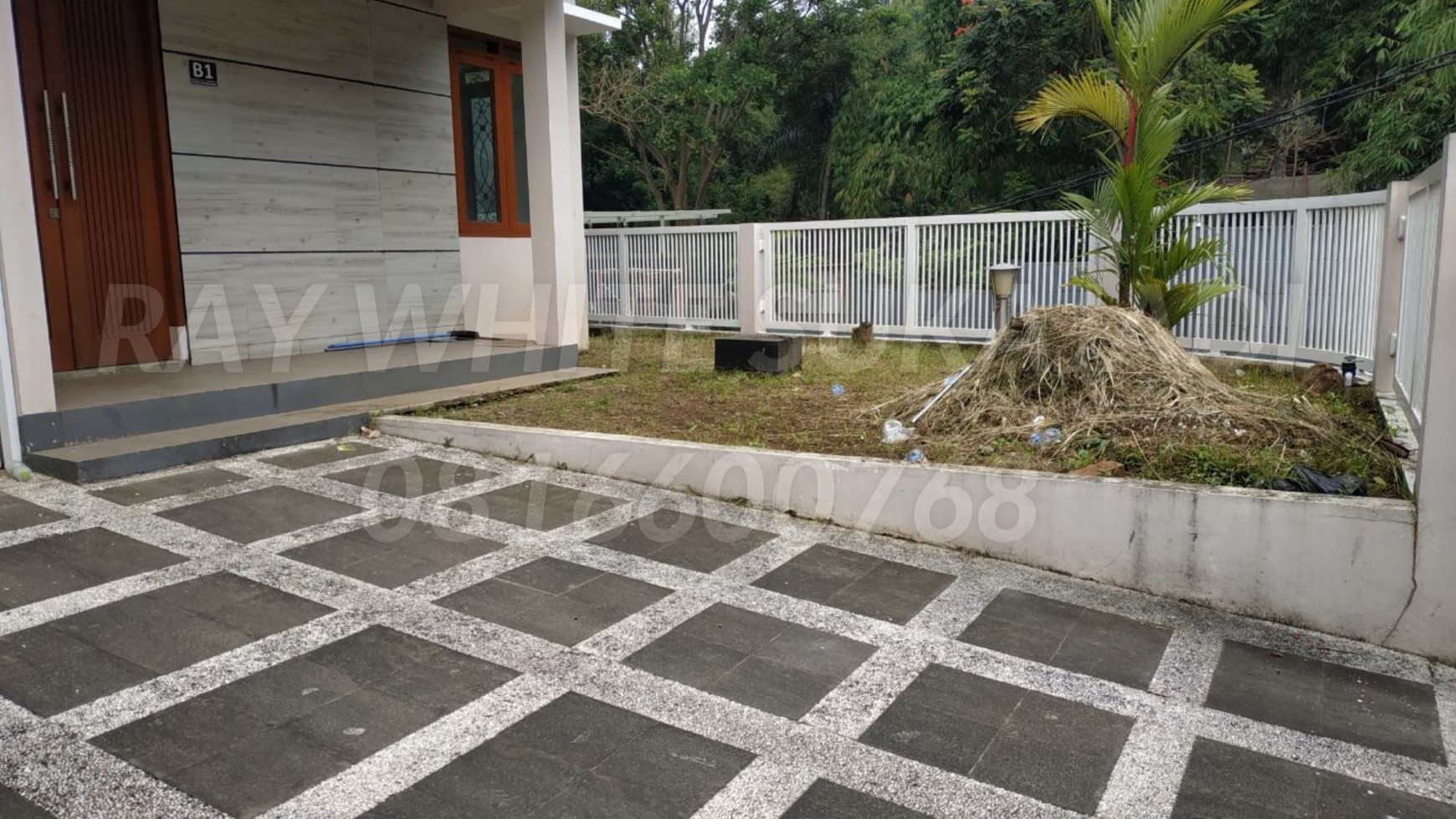 DIJUAL!! RUMAH HOEK DAGO