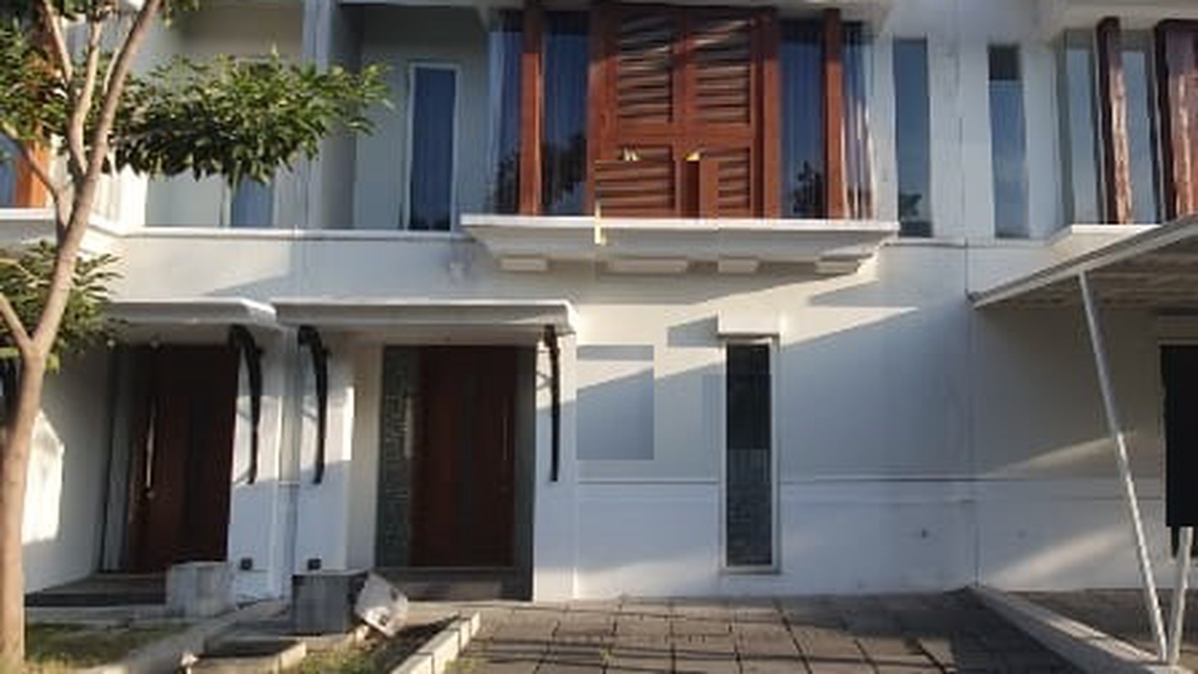 Disewakan Rumah 2 lantai di Grand Harvest Belvoir Surabaya