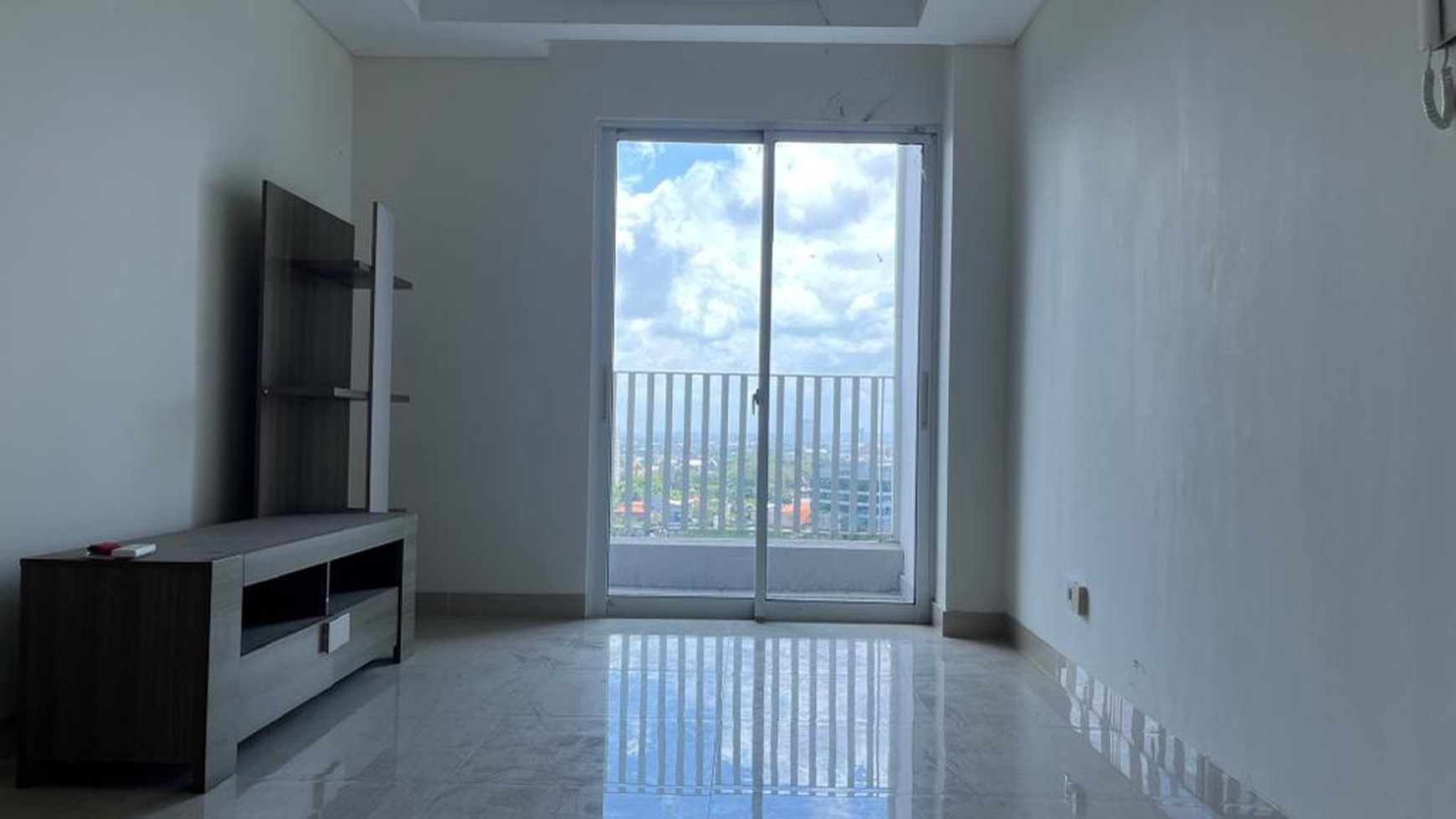 Dijual Apartemen Grand Sungkono Lagoon 1 Bedroom unit CORNER + Bonus SEMI Furnished, AC, Waterheater + SMART Door Lock System