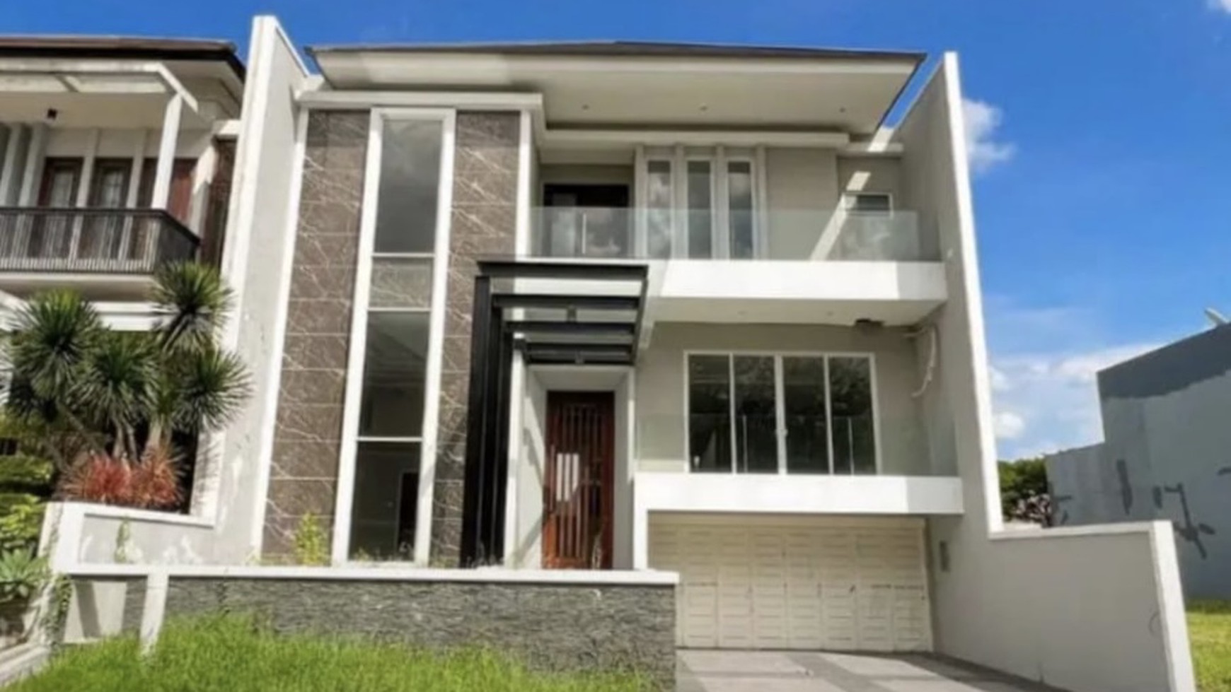 dijual Rumah Citraland Utama Split Level Modern Mewah 