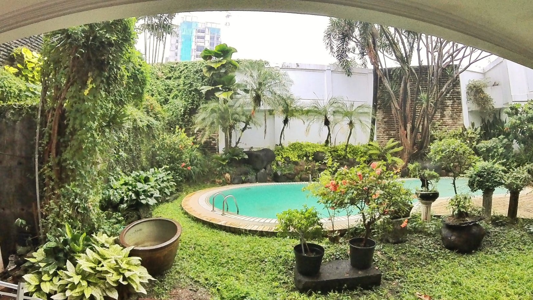 Rumah Swimming Pool Simprug Permata, Kebayoran Lama Luas 800m2