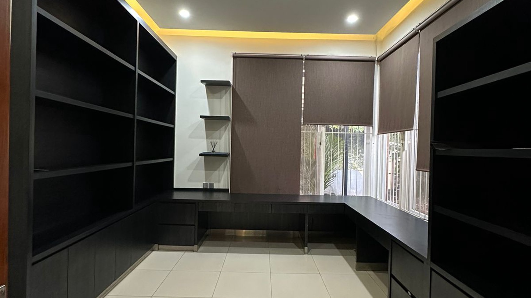 Rumah Mewah Baru Full Furnished dan Lokasi dekat fasilitas Bintaro Jaya @Pondok Aren