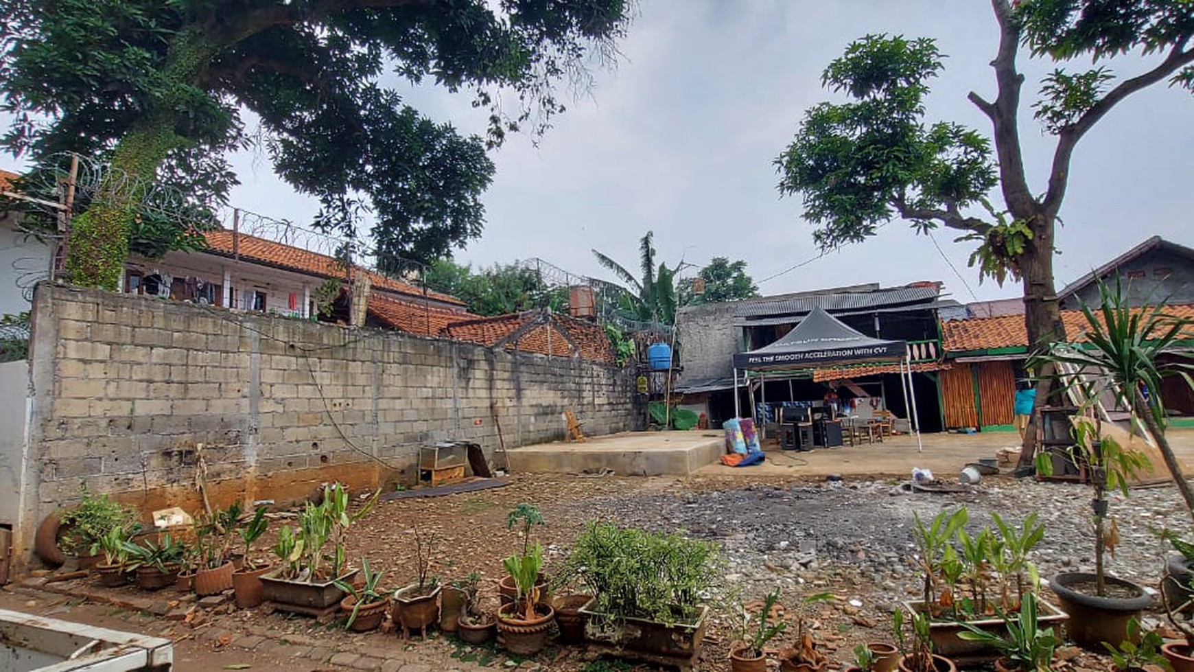 Rumah Lokasi Strategis dengan Halaman Luas @Pangkalan Jati, Cinere