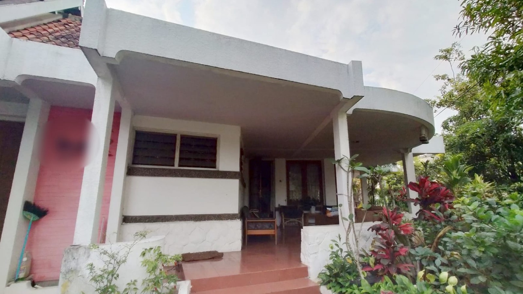 Rumah Asri Semi Furnished Sayap Riau, Bandung Kota