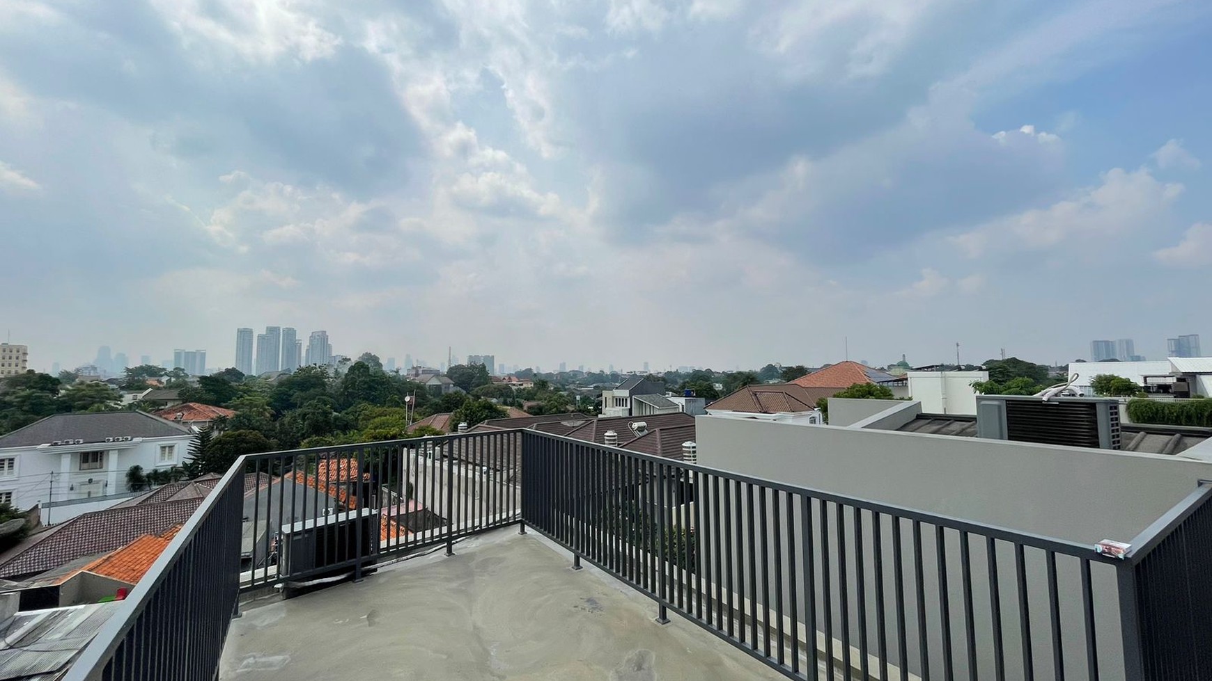 Rumah Modern Ada Swimpool Dan Rooftop Di Kemang Area Strategis