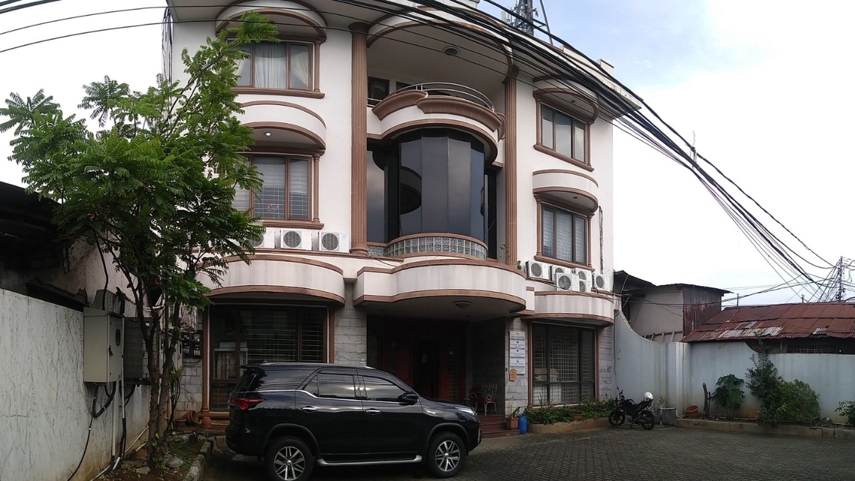 Ruko 3 Gandeng di Otista, Cipinang Cempedak, Jatinegara