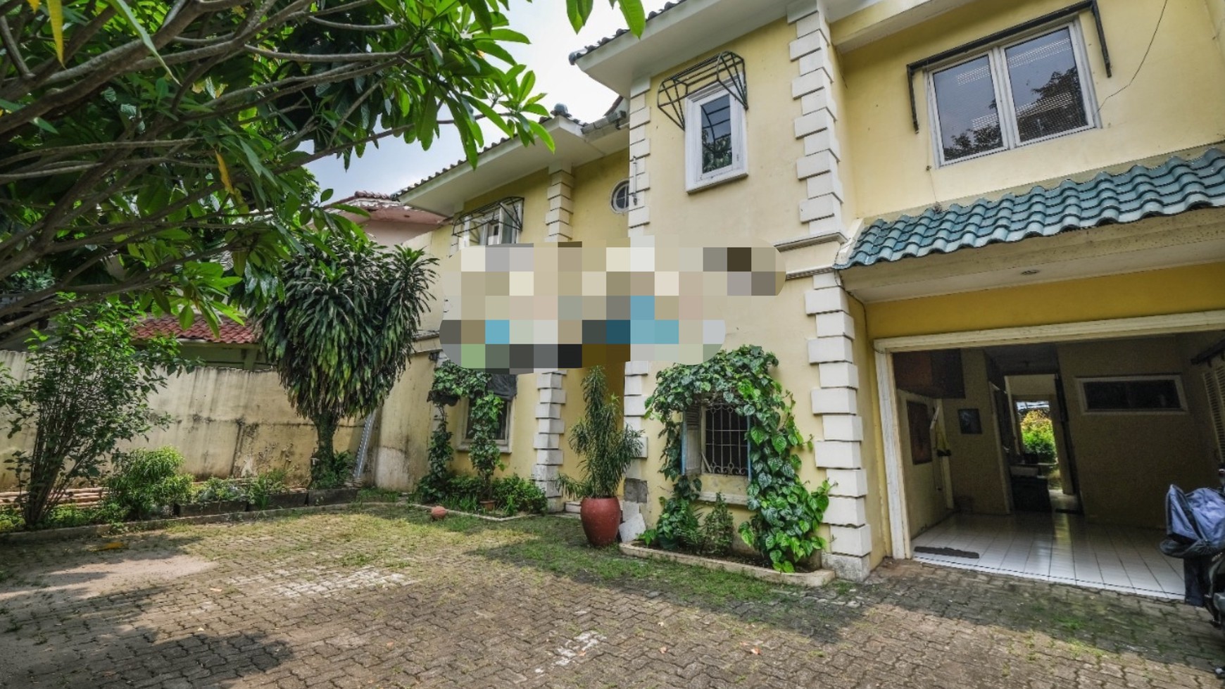 Di Jual Rumah Mewah dan Asri Lebak Bulus