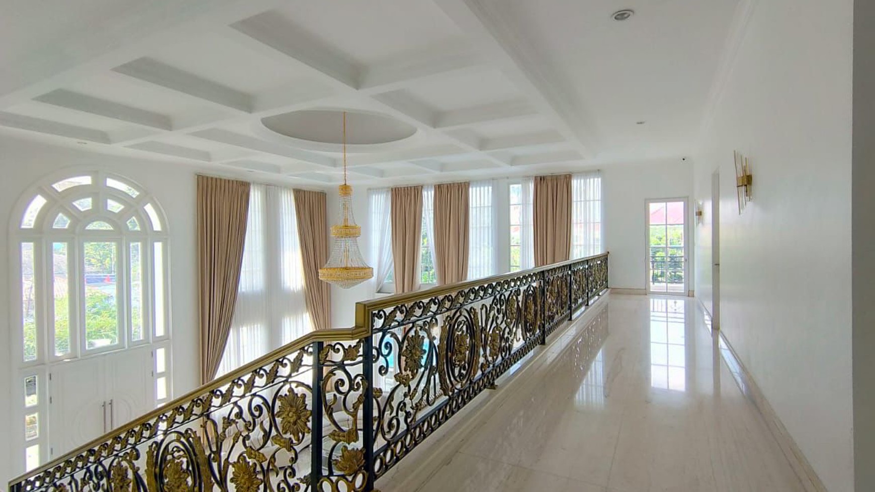 Dijual Rumah Mewah Kondisi Baru Modern Classic di Cempaka Putih Barat Luas 842m.