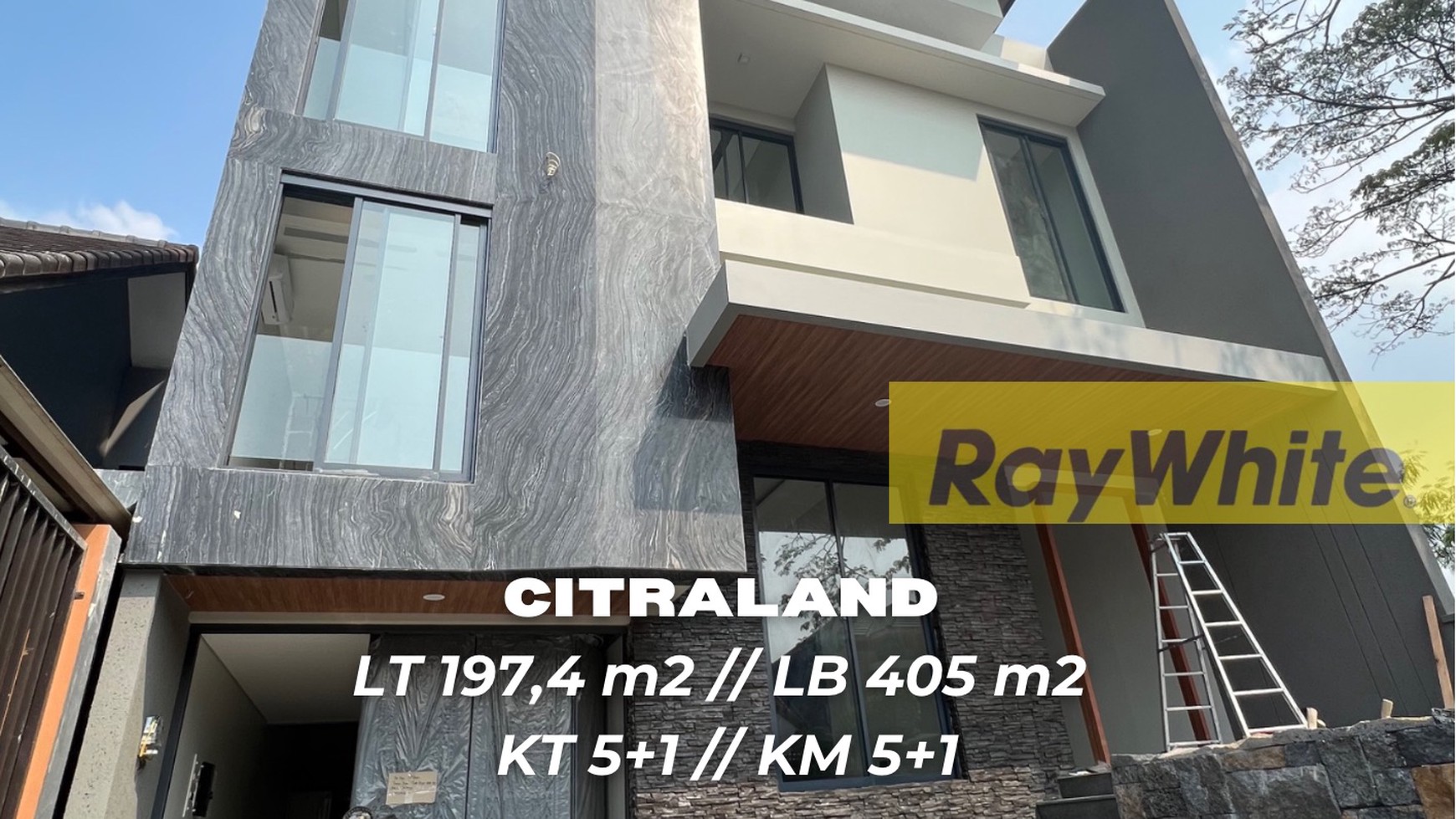 Dijual Rumah Baru new RAYA Main Road + ROOFTOP Design LUAS