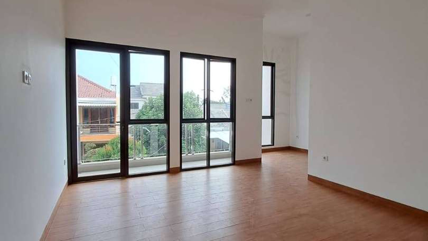 Hot Sale. Rumah Bagus Regensi Melati Mas, Serpong Utara