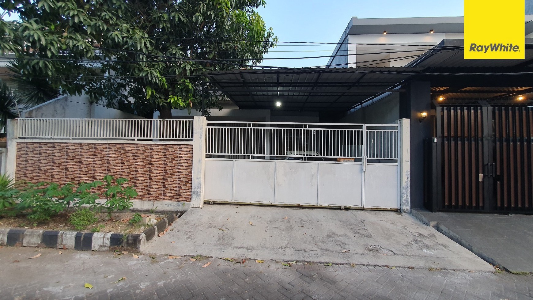 Dijual Rumah SHM di Jalan Gayungsari Surabaya