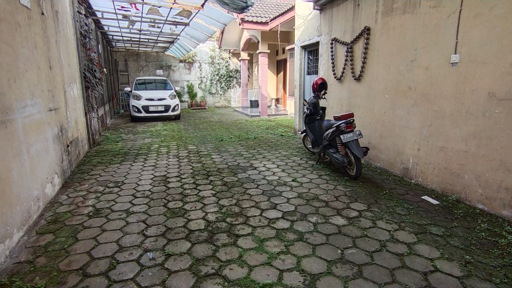 Rumah di Babakan Tarogong