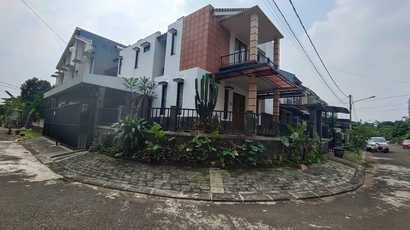 Harga Termurah. Rumah Hoek Di Nusa Loka, BSD