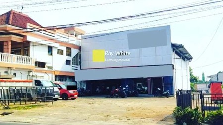 Bangunan Showroom di jalan Imam Bojol Langkapura Bandarlampung