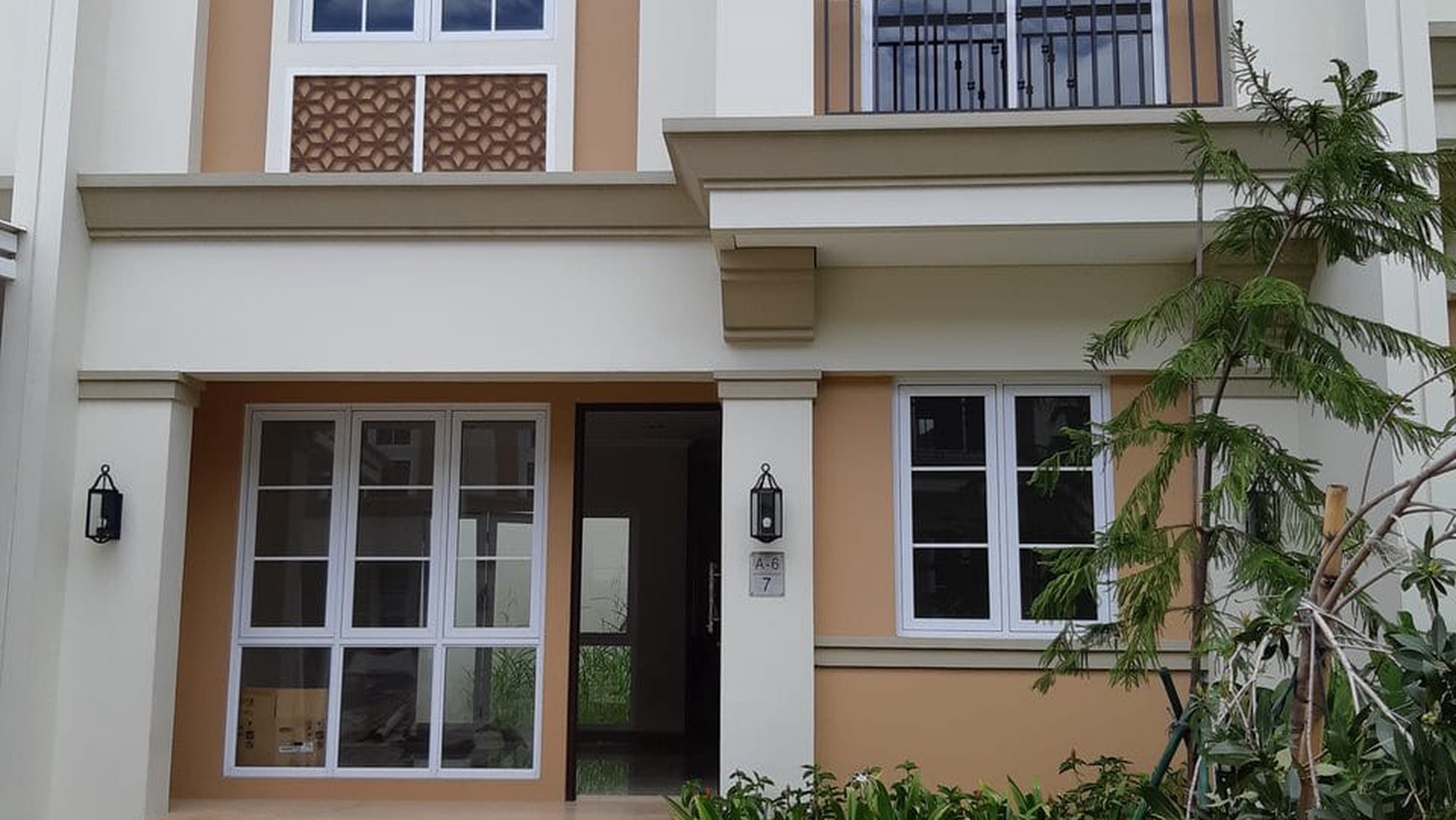 HOT SALE !!! RUMAH BAGUS LOKASI STRATEGIS 