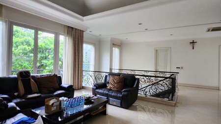 Rumah Graha Family Lux Dekat Golf Surabaya Barat