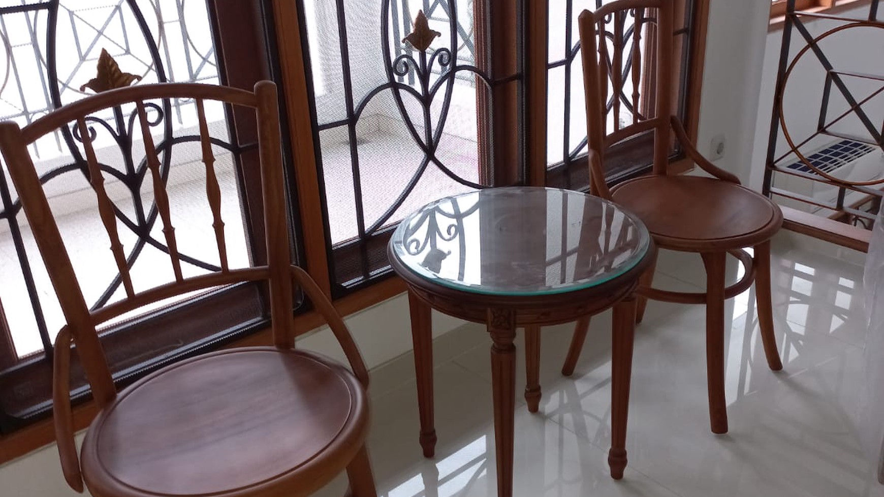 Disewakan Rumah Pakuwon Indah Villa Regency Full Furnished