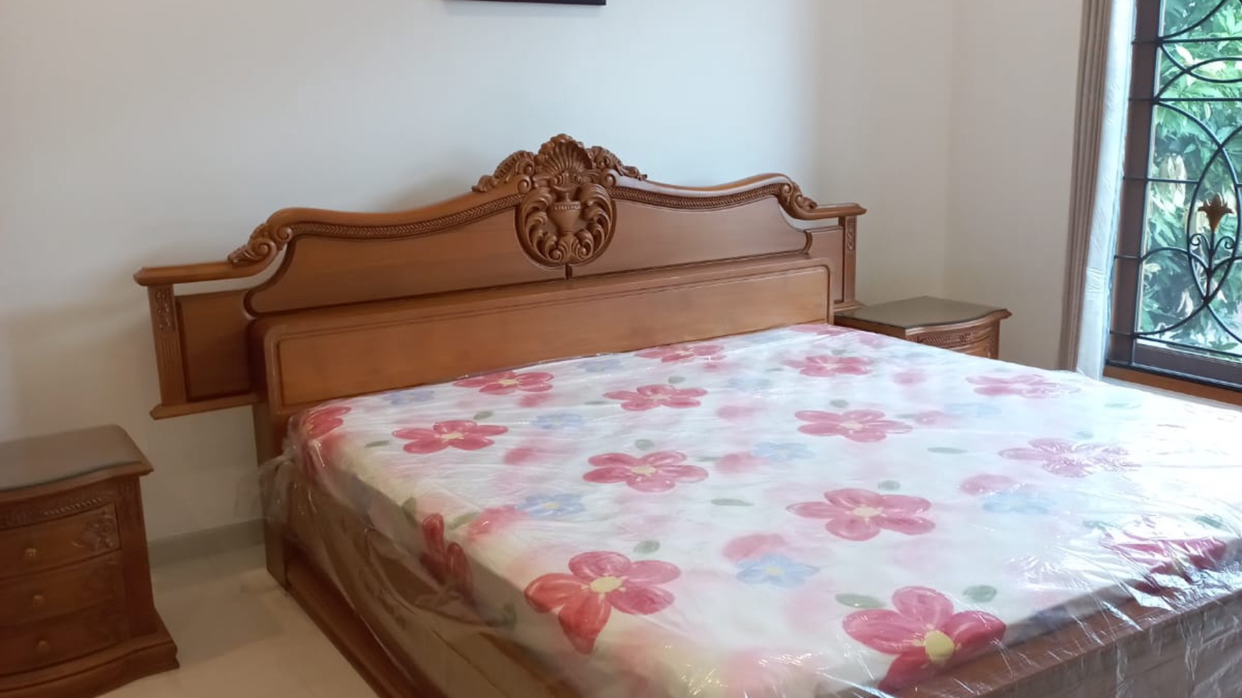 Disewakan Rumah Pakuwon Indah Villa Regency Full Furnished