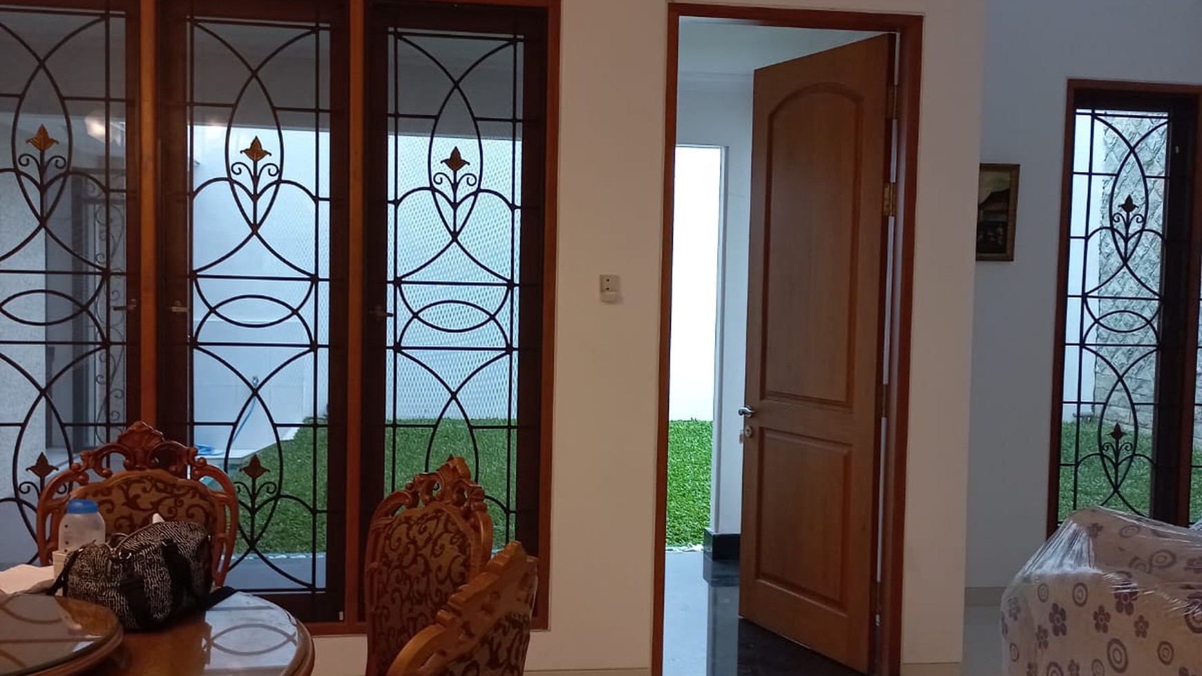 Disewakan Rumah Pakuwon Indah Villa Regency Full Furnished