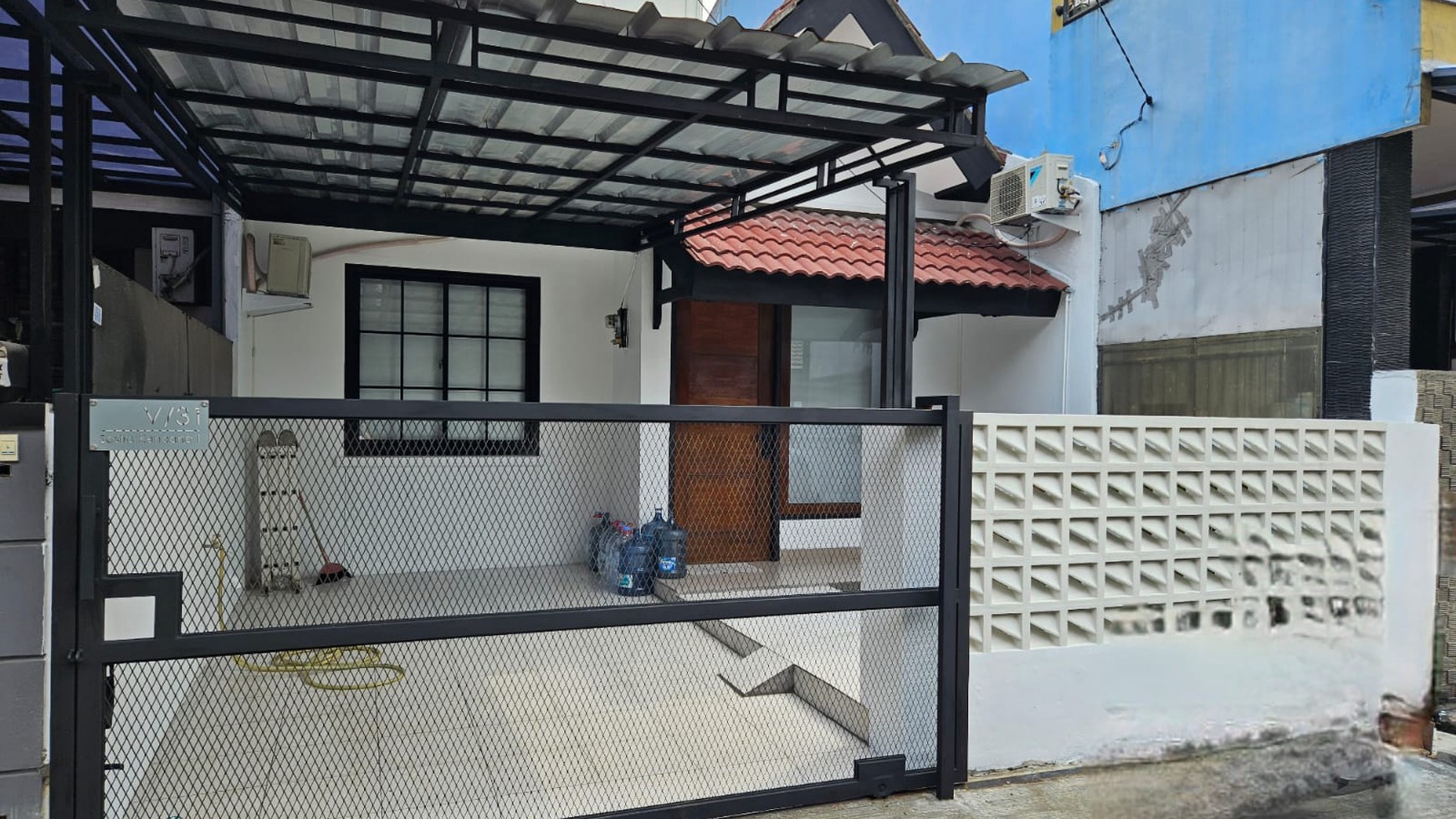 Rumah full renov di kencana loka BSD