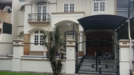 Rumah full renovasi di Puspita Loka 