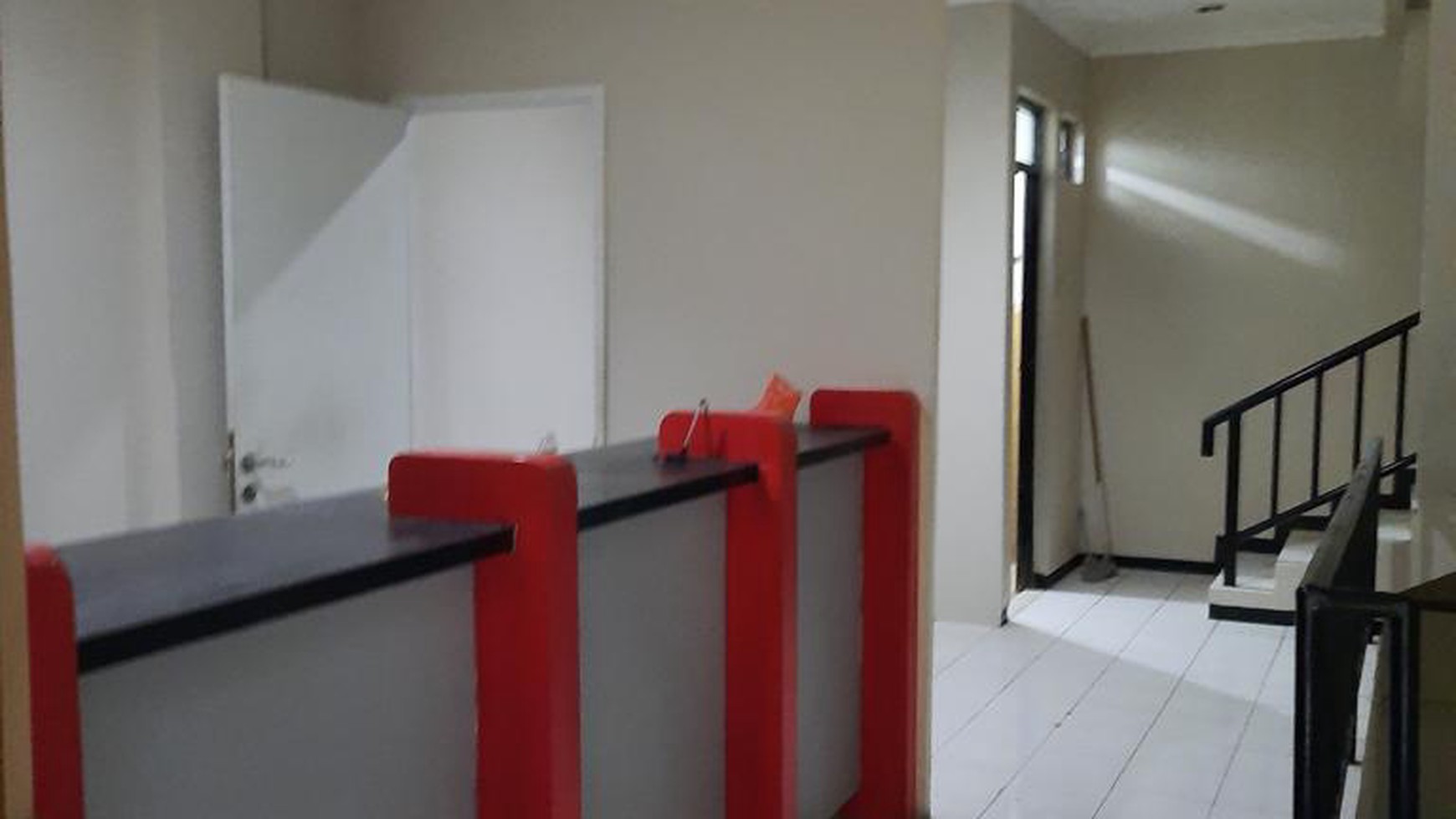 Dijual Ruko 3 Lantai Jl Diponegoro pusat kota Surabaya 