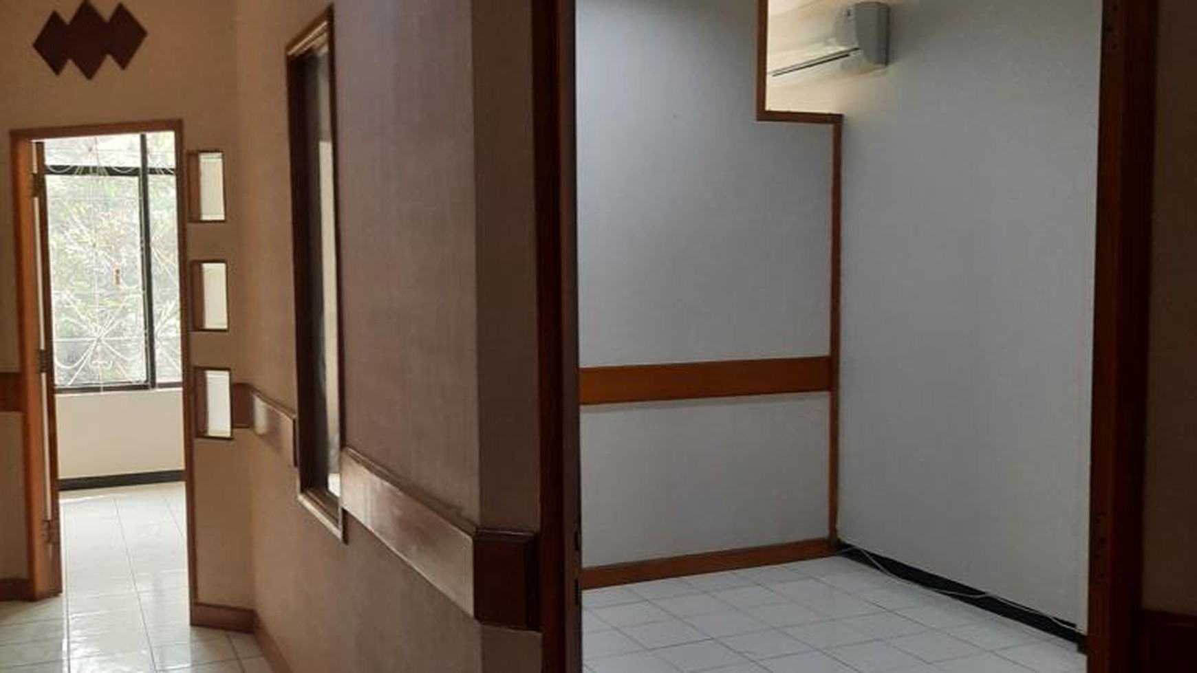 Dijual Ruko 3 Lantai Jl Diponegoro pusat kota Surabaya 