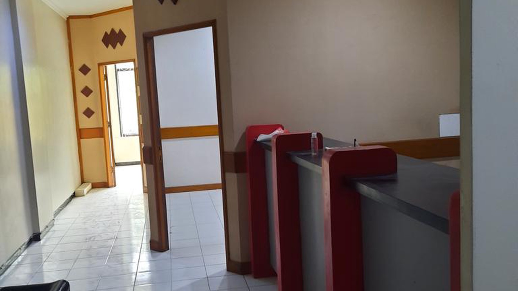 Dijual Ruko 3 Lantai Jl Diponegoro pusat kota Surabaya 