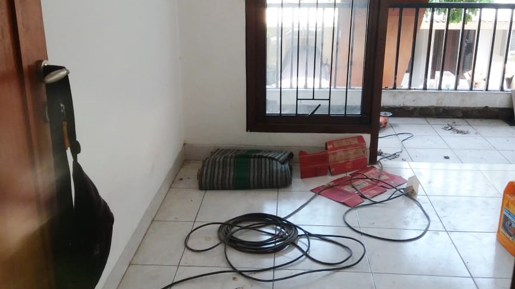 Rumah Bagus Di Emerald Town House Bintaro Jaya Sektor 9