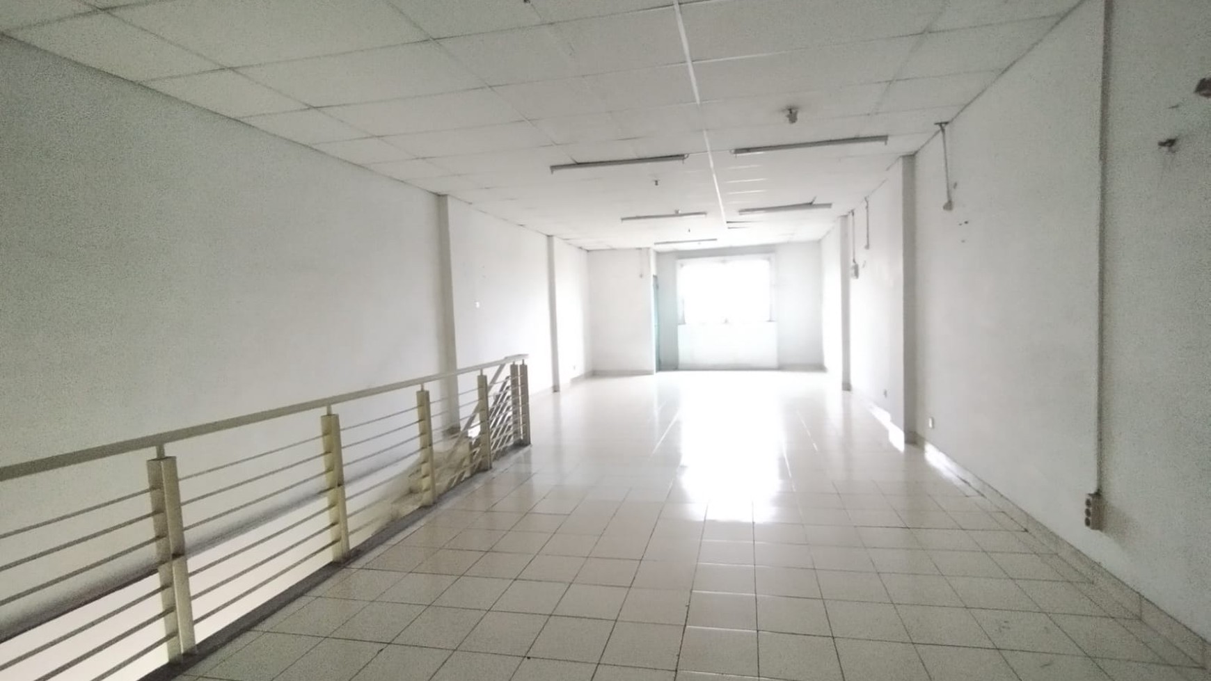 dijual ruko strategis, hadap jalan tengah kota junction bsd city serpong tangerang selatan banten