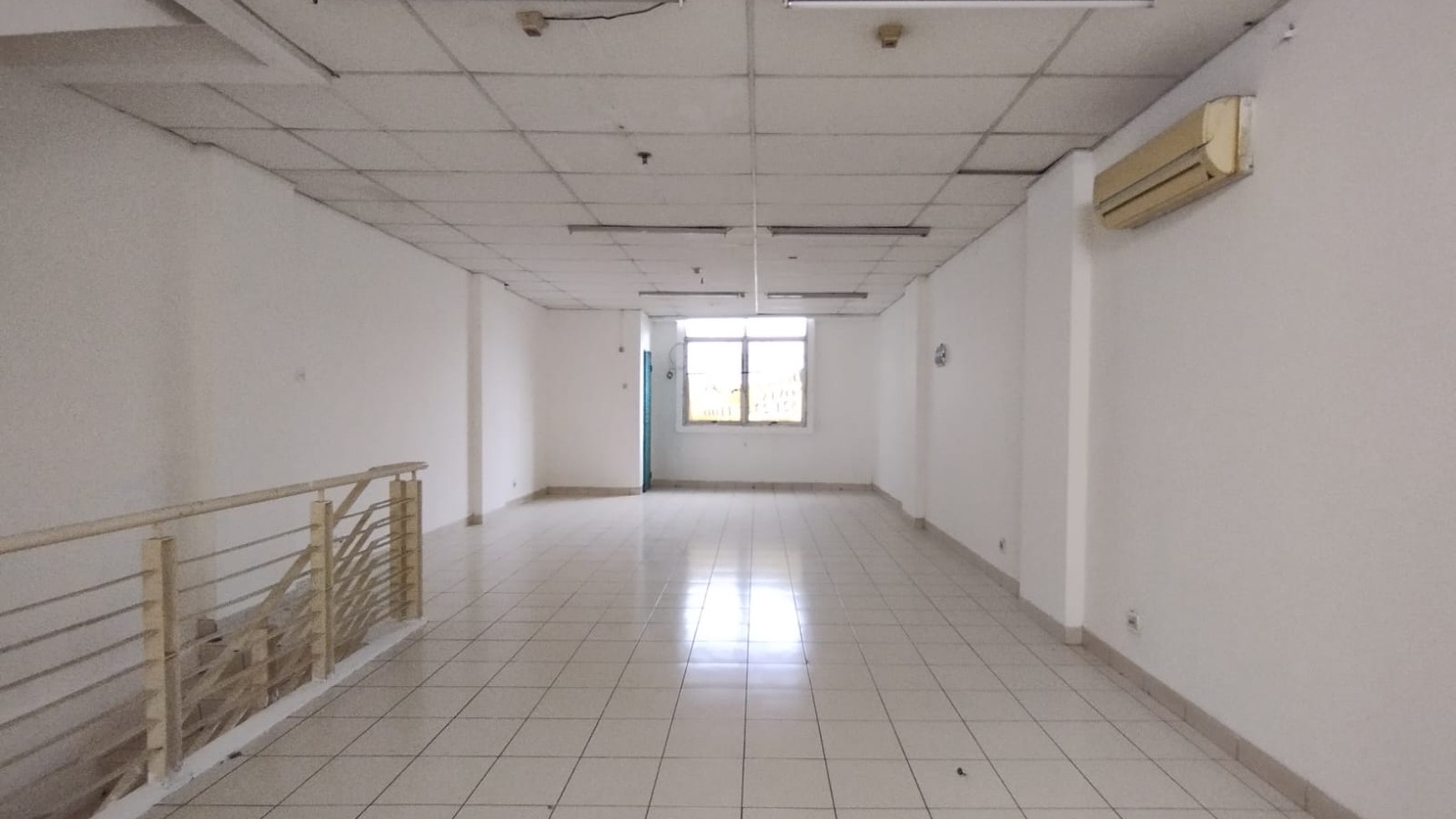 dijual ruko strategis, hadap jalan tengah kota junction bsd city serpong tangerang selatan banten