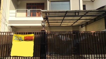 Disewa Rumah Asri di Pondok Indah