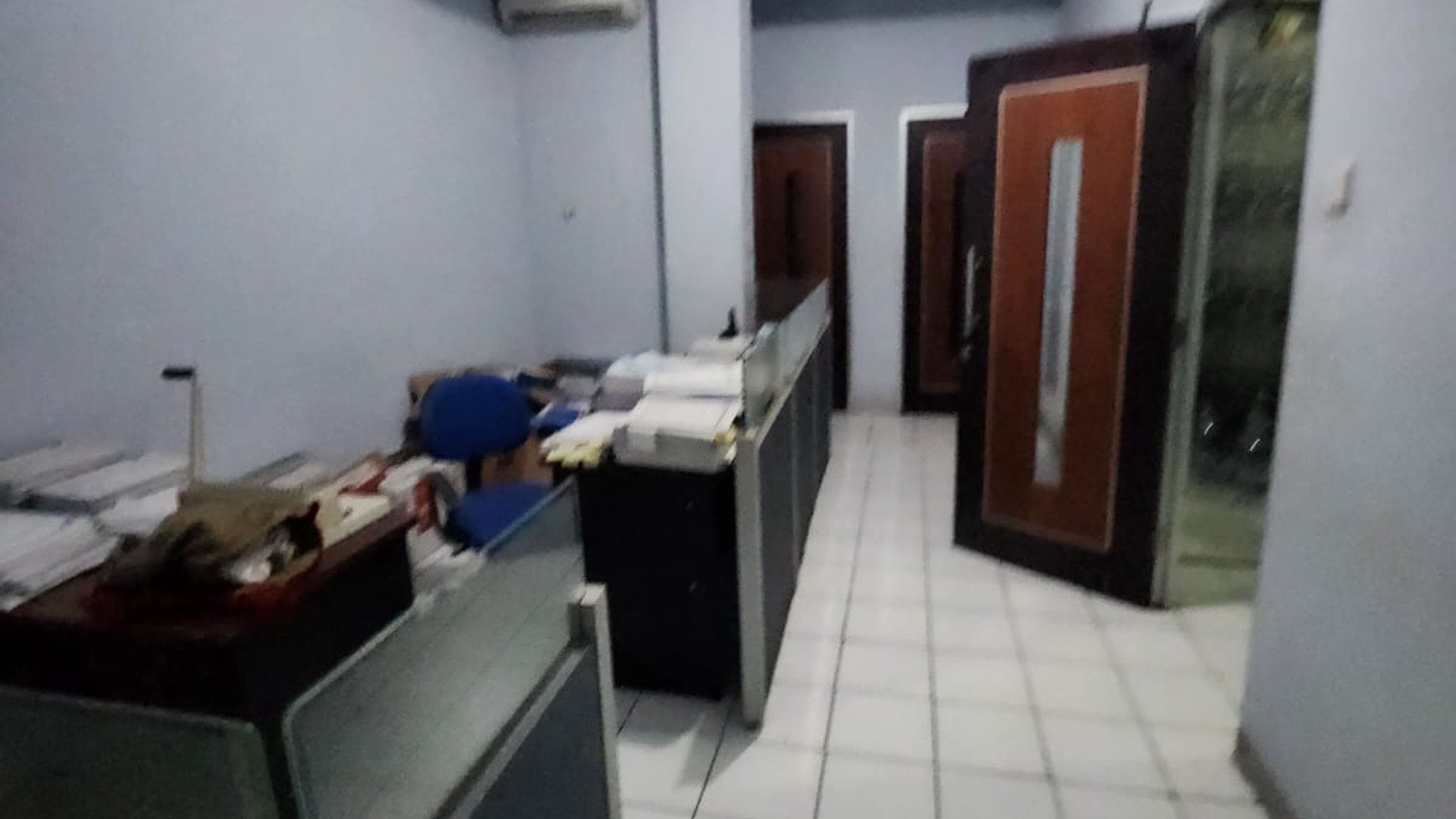 3 unit Jejer Ruko Jalan Rajawali - Surabaya Utara - Komersial - Parkiran Mobil +/- 10 Mobil