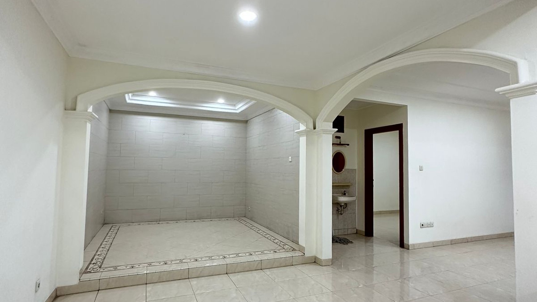 Jarang Ada. Rumah Bagus Citra Garden 3, Kalideres