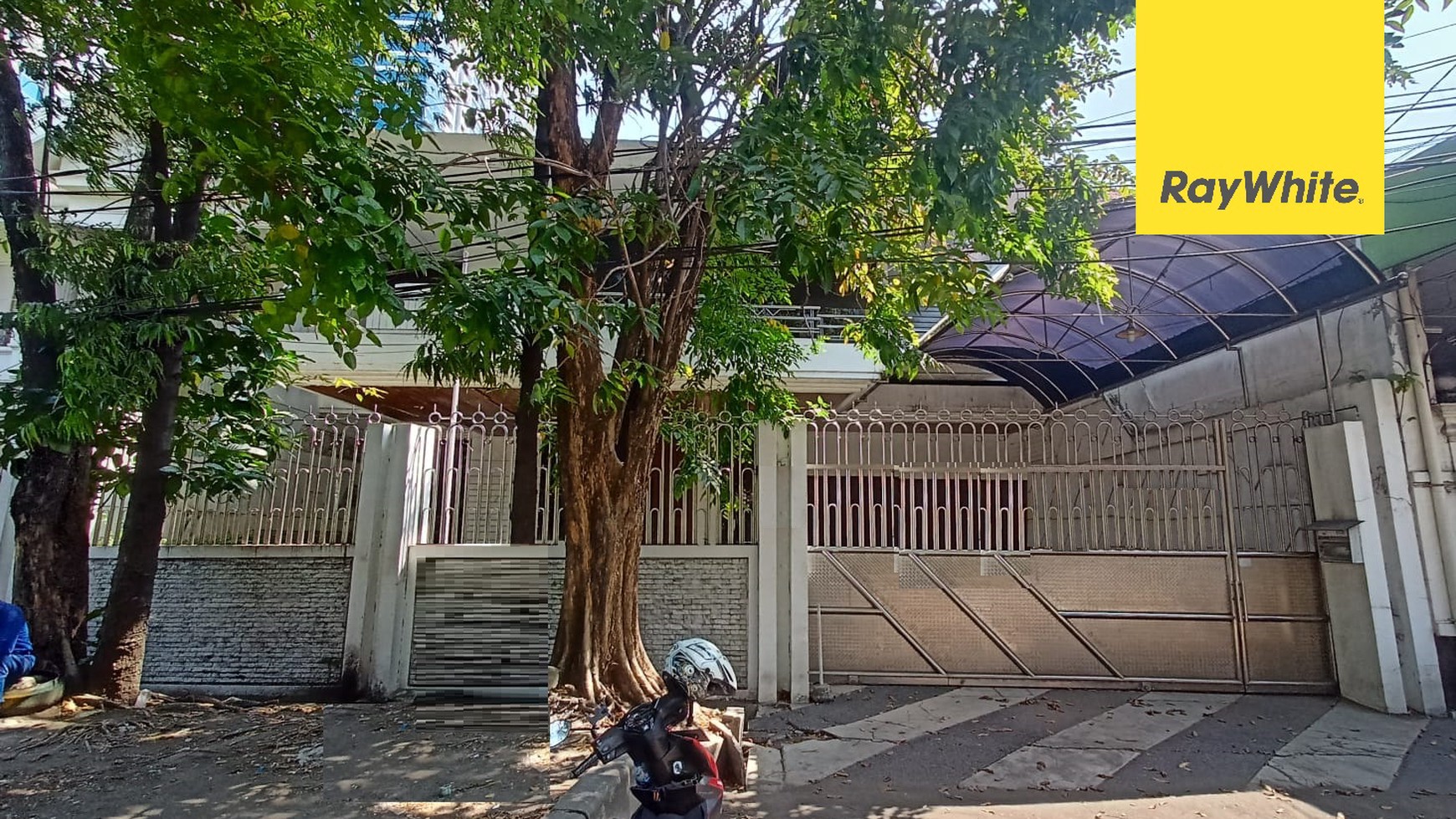 Rumah 2 lantai di Dharmahusada Indah, Surabaya 