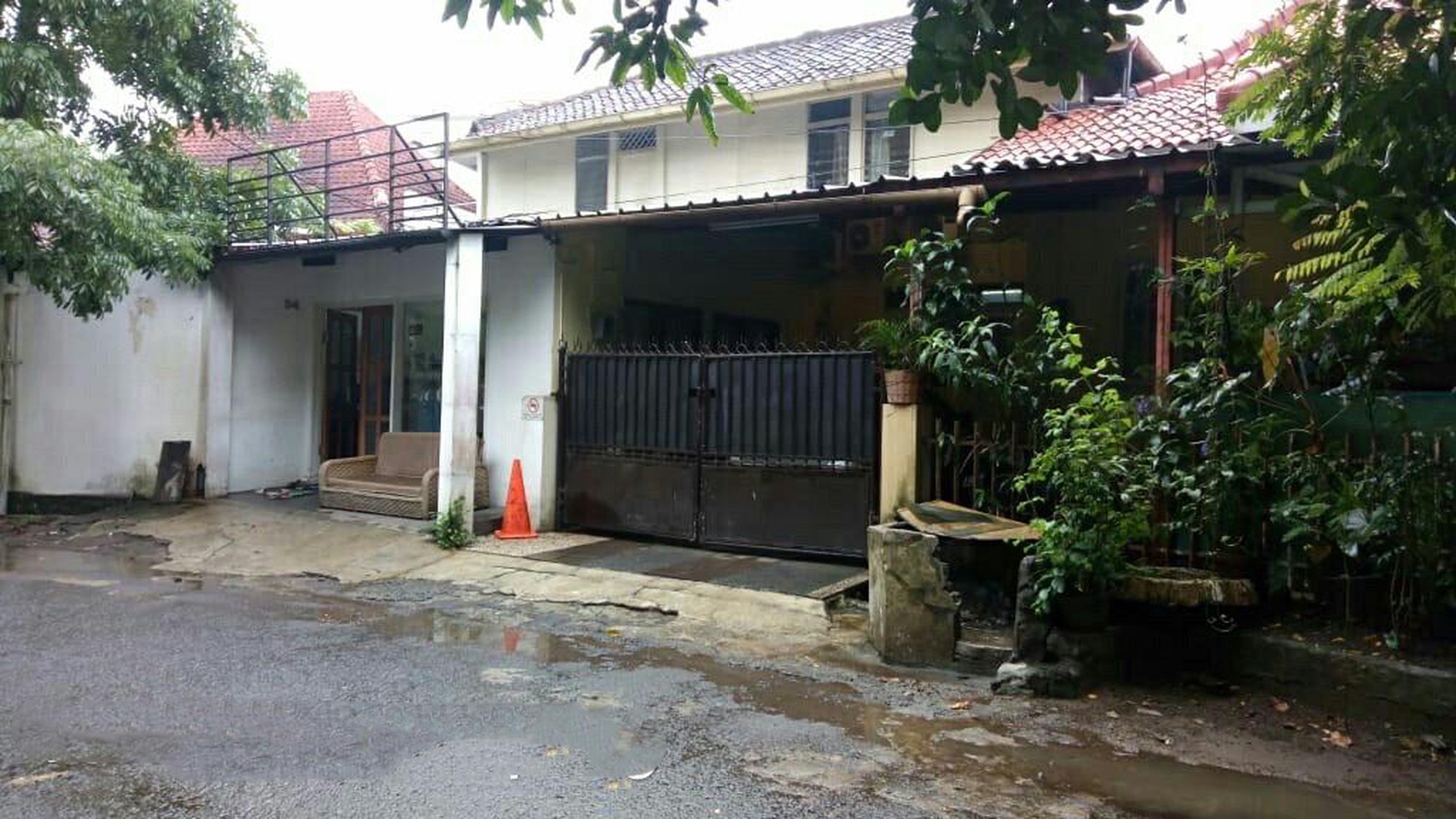 Rumah Usaha Mainroad di Sayap Dago, Bandung 